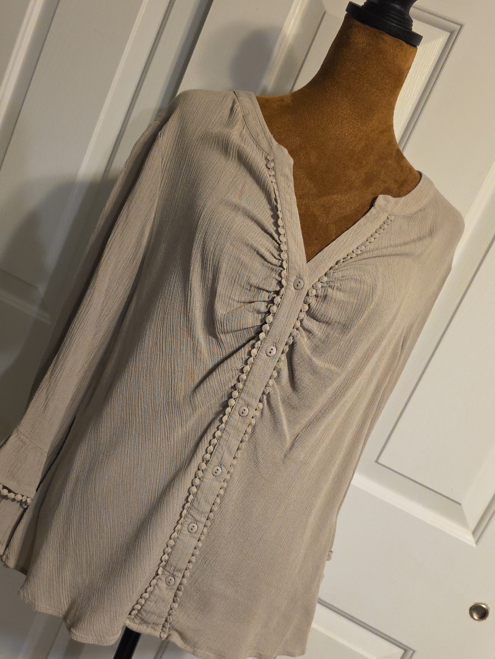 DR2 Neutral Beige Button-Front Textured Blouse T096